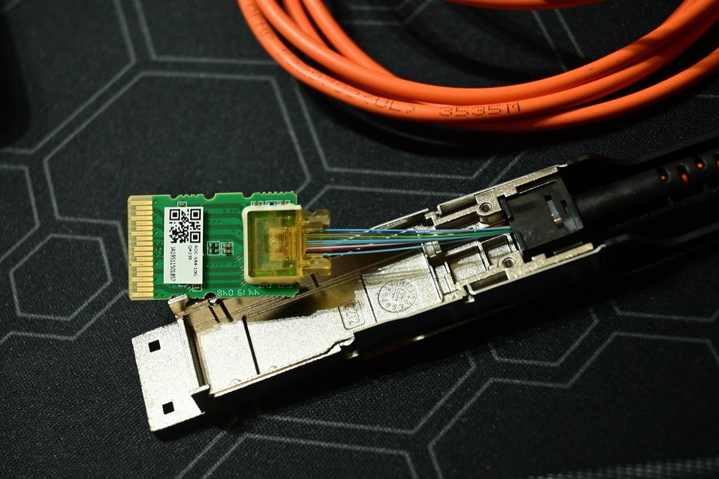 En optisk transceiver isärtagen